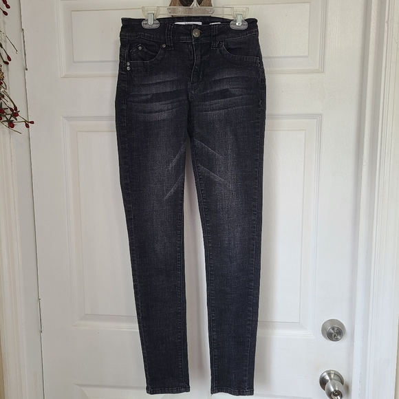 YMI: Wanna Betta Butt? Woman's Mid Rise Skinny Jeans, Size: 5, Color: Black - Picture 4 of 15